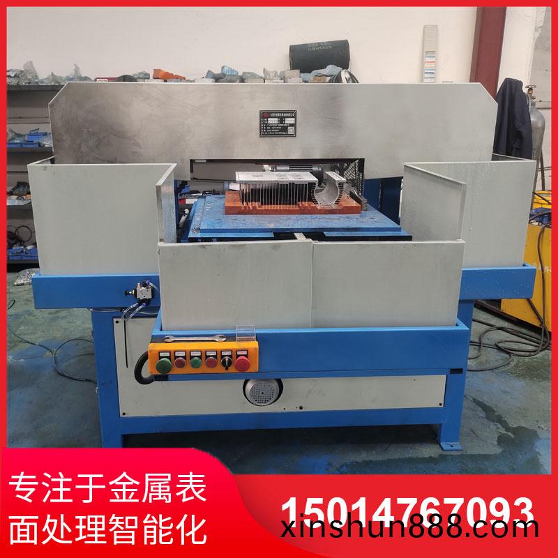 鋁材直(zhi)紋拉(la)絲(si)機(ji)生(sheng)産(chan)供(gong)應